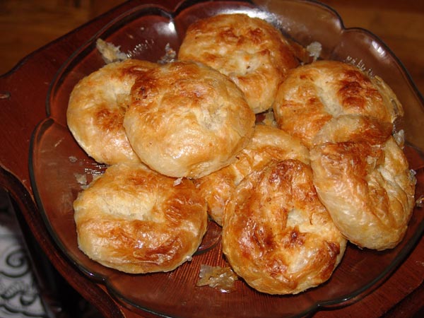 İzmir boyozu ve haşlanmış yumurta